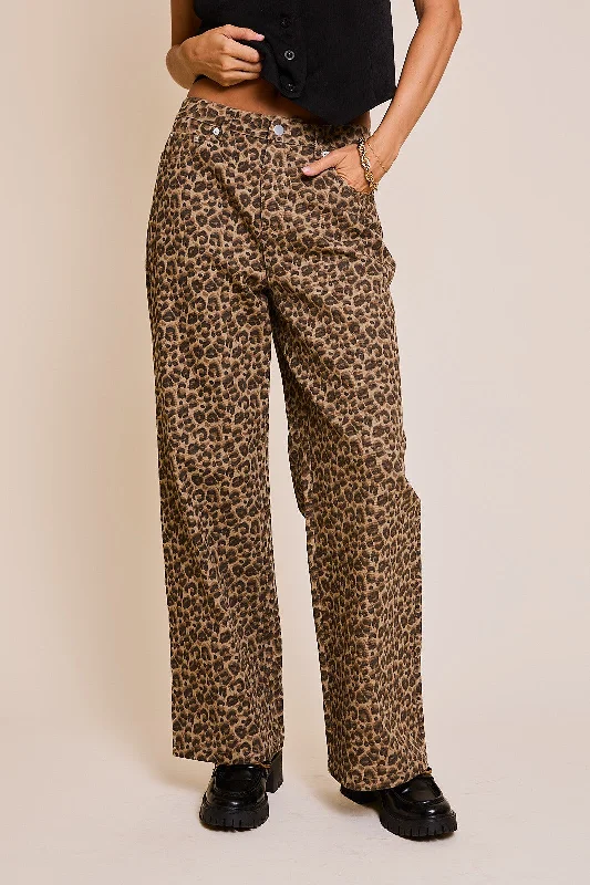 In The Wild Pant Chic Slim Fit Pants