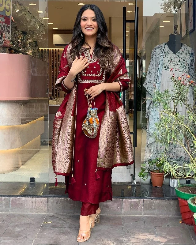 Women Party Wear Embroidery Worked Kurta With Pant And Duppata Set Comfy Zip-Up Pants Women Party Wear Embroidery Worked Kurta With Pant And Duppata Set Comfy Zip-Up Pants
