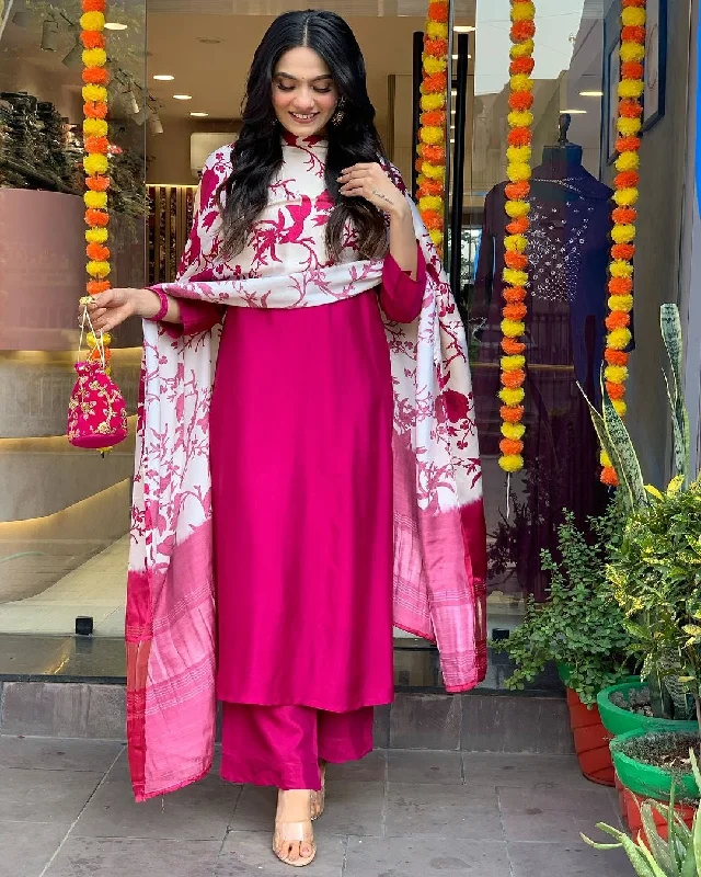 Women Party Wear Embroidery Worked Kurta With Pant And Duppata Set High-Waist Yoga Pants Women Party Wear Embroidery Worked Kurta With Pant And Duppata Set High-Waist Yoga Pants