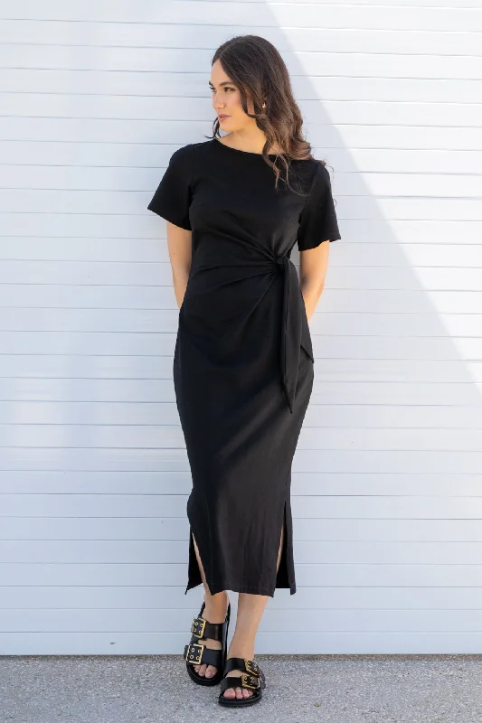 BLACK Stretch Tie-Waist Dress