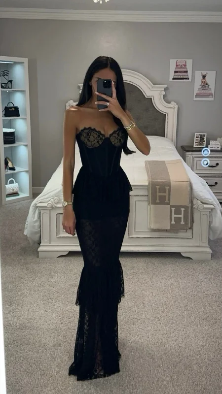 QUENNELL BLACK LACE MAXI DRESS Trendy Short Sleeve Maxi Dress