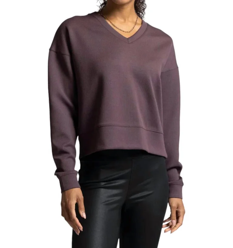 Martina V-Neck Pullover Sweater In Raisin Rib Graphic Sweater Embroidered Appliqued