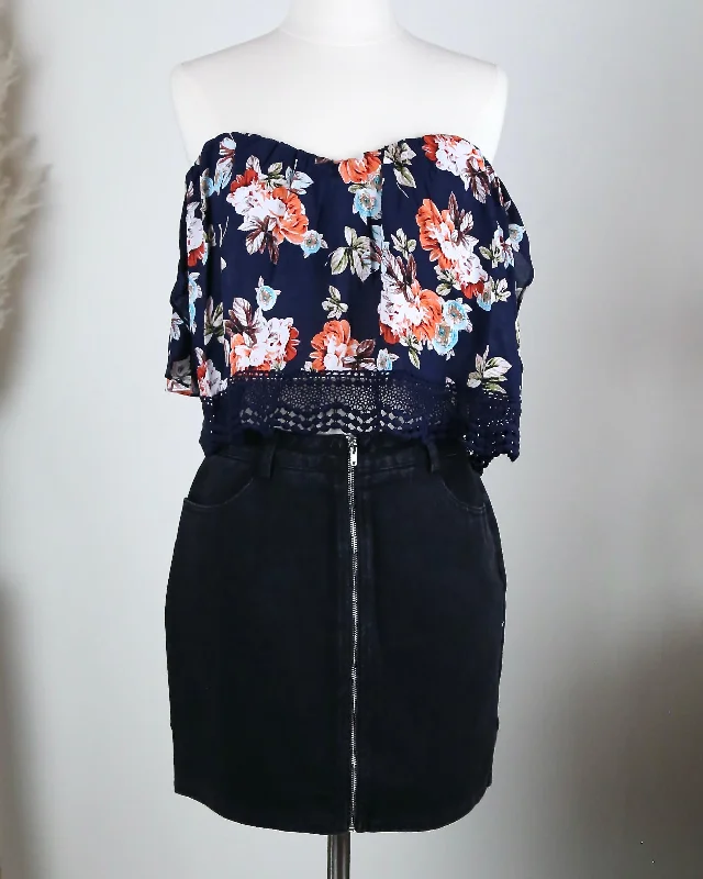 Wild Honey - Run This Town Denim Zip Skirt in Black relaxed fit skirt